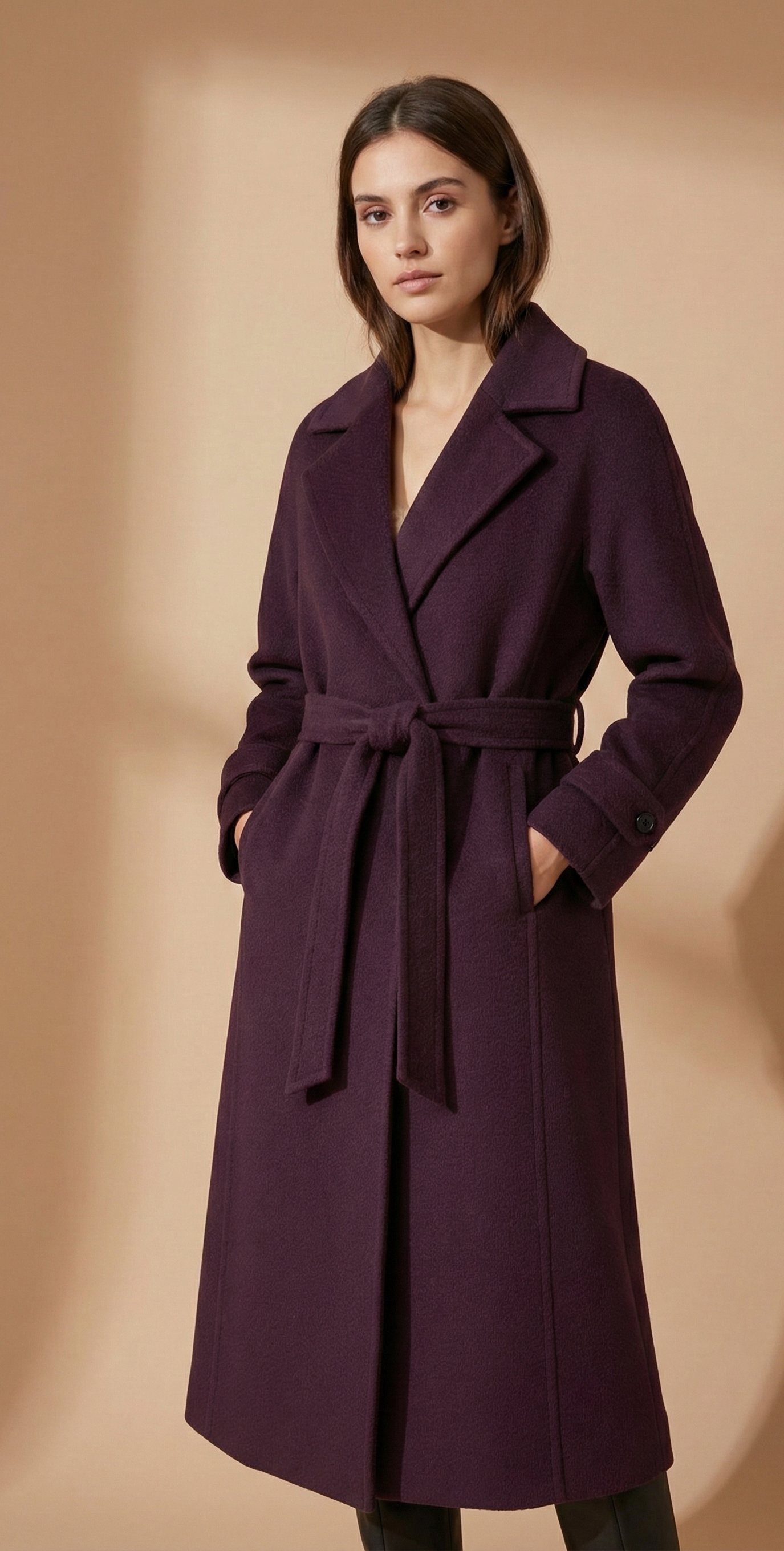 Manteau Long Ceinturé Couleur Aubergine | Coupe Structurée Chic