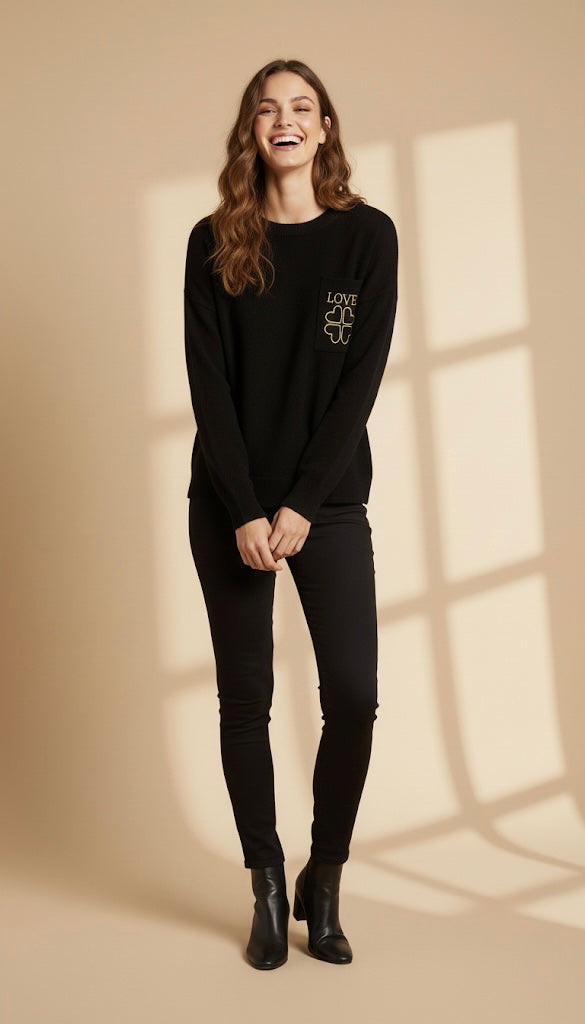 Pull Noir en Maille | Poche Brodé "Love" et Trèfle Doré